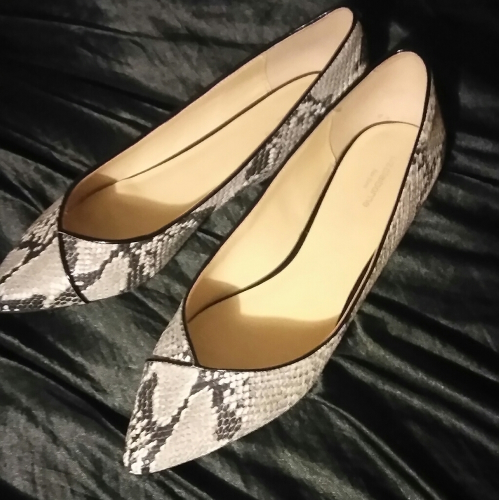 Liz Claiborne flex form flats
